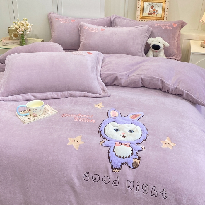 91家纺网 家纺一手货源 找家纺 欧妮家纺 2025新款牛奶绒贴布绣四件套 小兔-紫