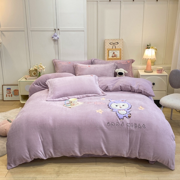 91家纺网 家纺一手货源 找家纺 欧妮家纺 2025新款牛奶绒贴布绣四件套 小兔-紫