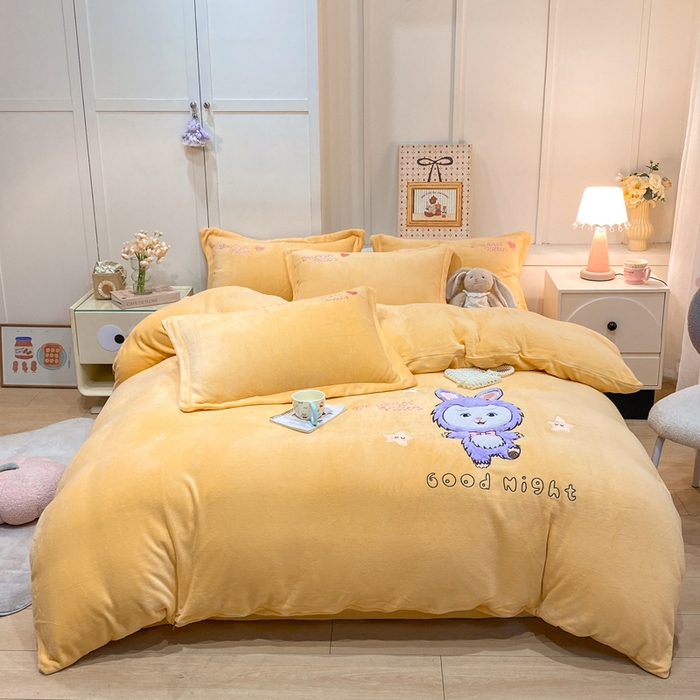 91家纺网 家纺一手货源 找家纺 欧妮家纺 2025新款牛奶绒贴布绣四件套 小兔-黄