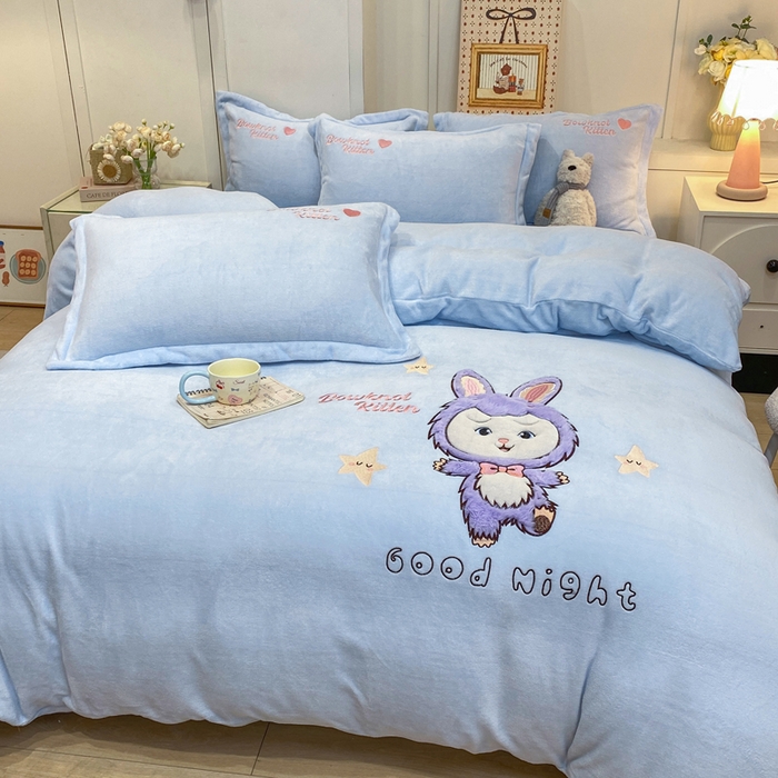 91家纺网 家纺一手货源 找家纺 欧妮家纺 2025新款牛奶绒贴布绣四件套 小兔-蓝