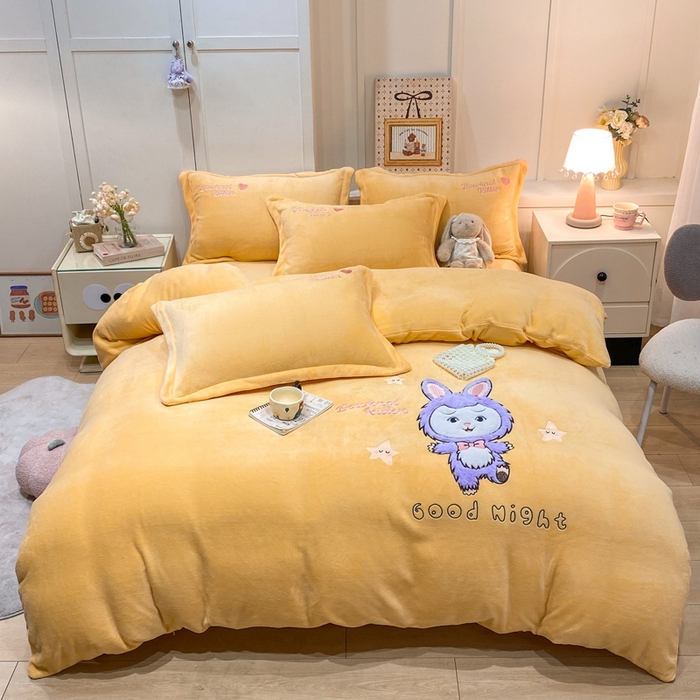 91家纺网 家纺一手货源 找家纺 欧妮家纺 2025新款牛奶绒贴布绣四件套 小兔-黄