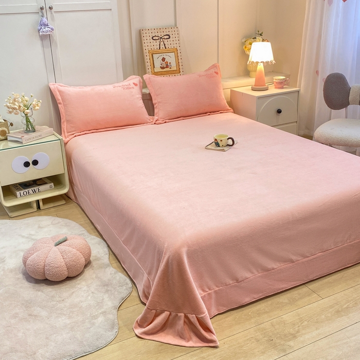 91家纺网 家纺一手货源 找家纺 欧妮家纺 2025新款牛奶绒贴布绣四件套 小兔-粉