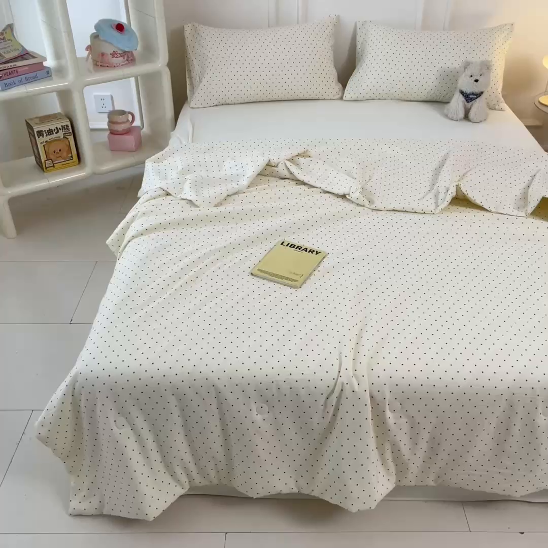 91家纺网 家纺一手货源 找家纺 一加一 2026春夏新款云小棉贴布绣花大豆夏凉被空调被夏被四件套 奶油小鳄鱼