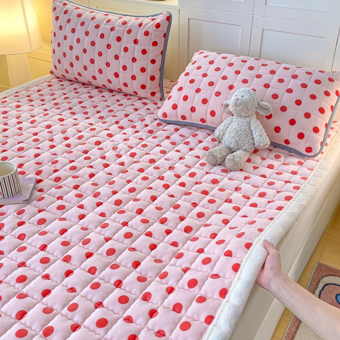 91家纺网 家纺一手货源 找家纺 欧妮家纺 2025新款A类牛奶绒床垫床褥子软垫 暖绒-粉珍珠