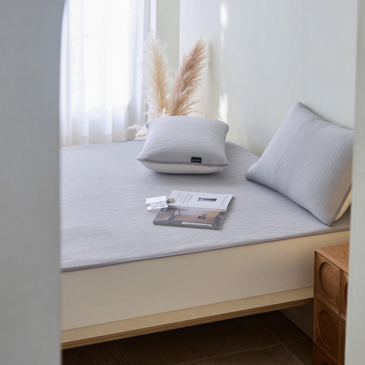 91家纺网 家纺一手货源 找家纺 三味舒屋 2026新款冰格系列提花冷感豆豆软席凉席席子 冰格雪灰