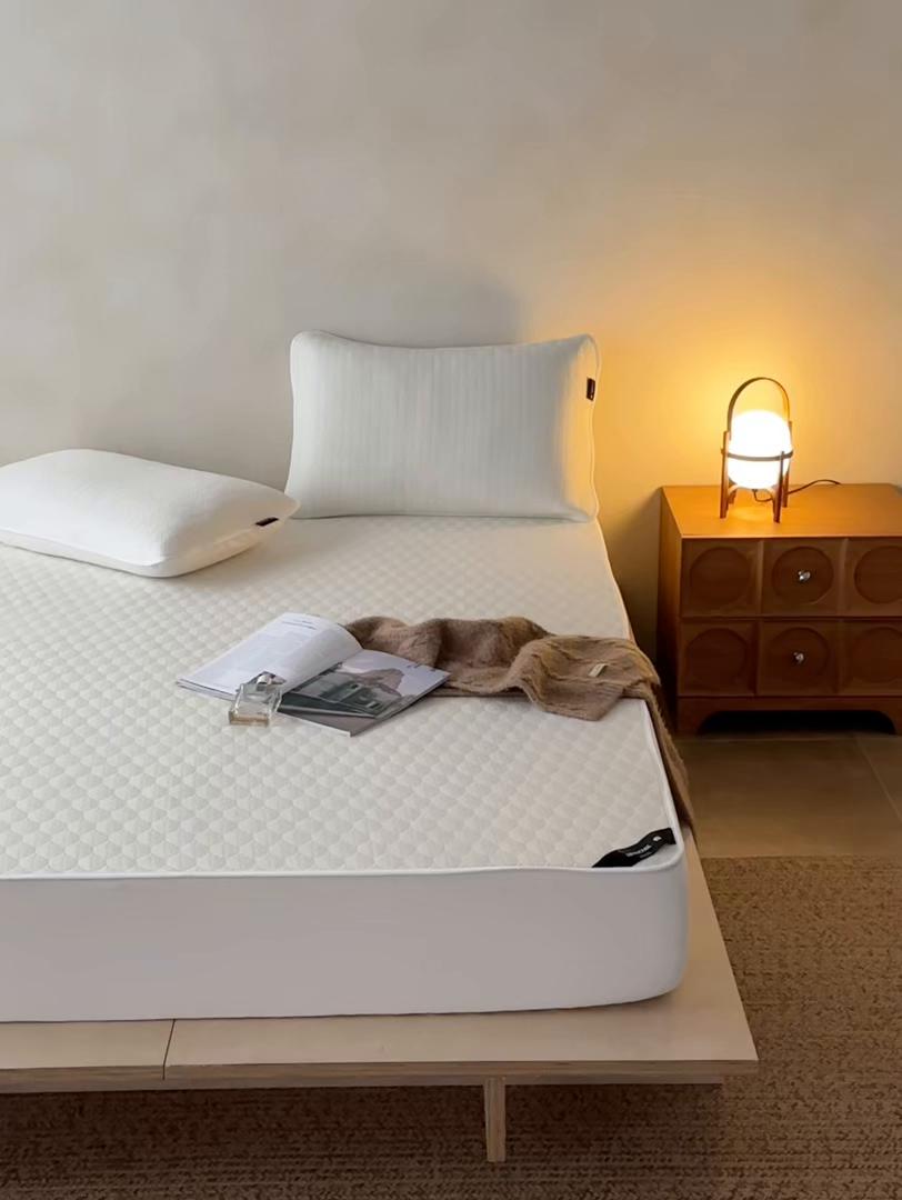 91家纺网 家纺一手货源 找家纺 三味舒屋 2026新款冰格系列提花冷感豆豆软席凉席席子 冰格雪白