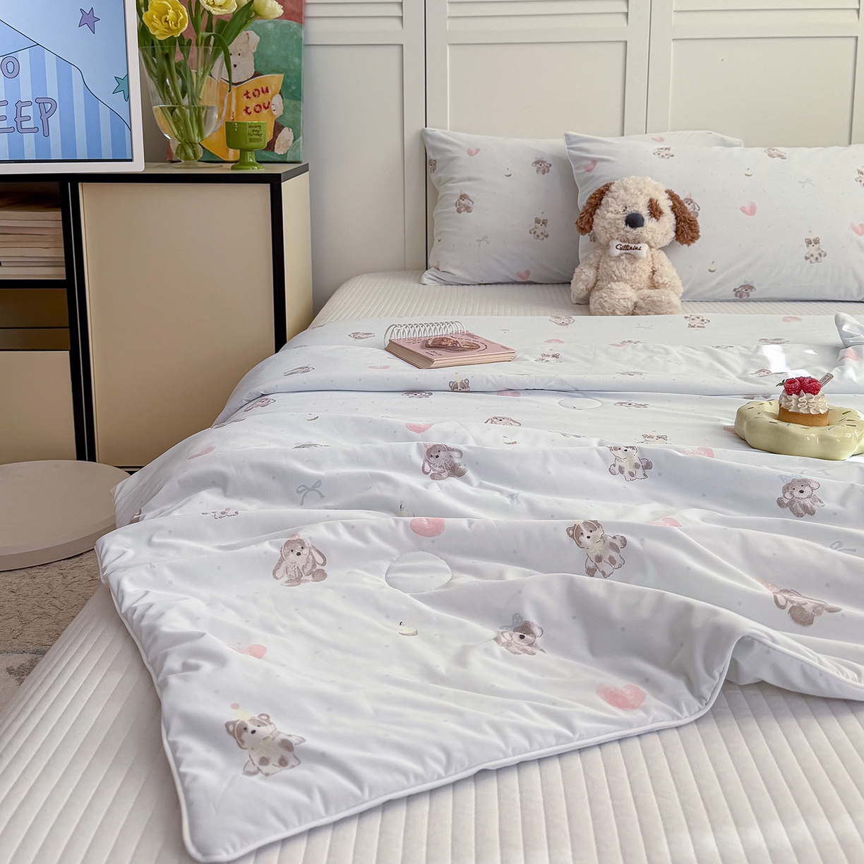 91家纺网 家纺一手货源 找家纺 金梦拉家纺 2026春夏新款锦氨凉感丝印花系列夏被空调被夏凉被 爱心狗狗