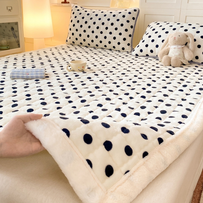 91家纺网 家纺一手货源 找家纺 欧妮家纺 2025新款A类牛奶绒床垫床褥子软垫 暖绒-米珍珠