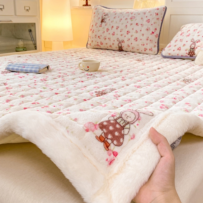 91家纺网 家纺一手货源 找家纺 欧妮家纺 2025新款A类牛奶绒床垫床褥子软垫 暖绒-小兔舞