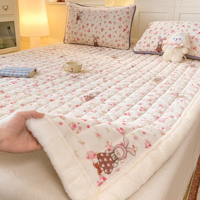 91家纺网 家纺一手货源 找家纺 欧妮家纺 2025新款A类牛奶绒床垫床褥子软垫 暖绒-小兔舞