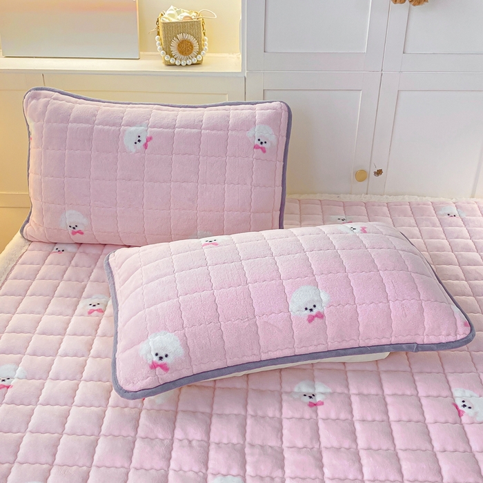 91家纺网 家纺一手货源 找家纺 欧妮家纺 2025新款A类牛奶绒床垫床褥子软垫 暖绒-绒绒小狗粉