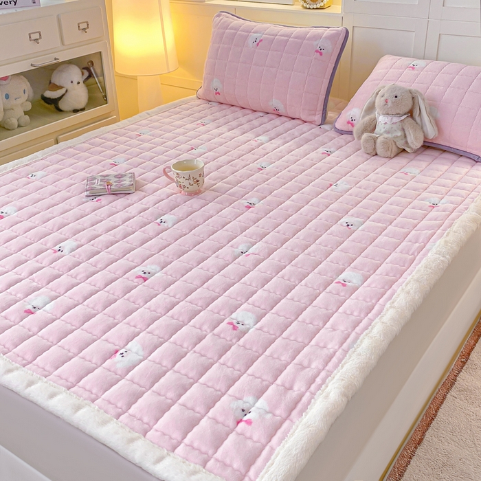 91家纺网 家纺一手货源 找家纺 欧妮家纺 2025新款A类牛奶绒床垫床褥子软垫 暖绒-绒绒小狗粉