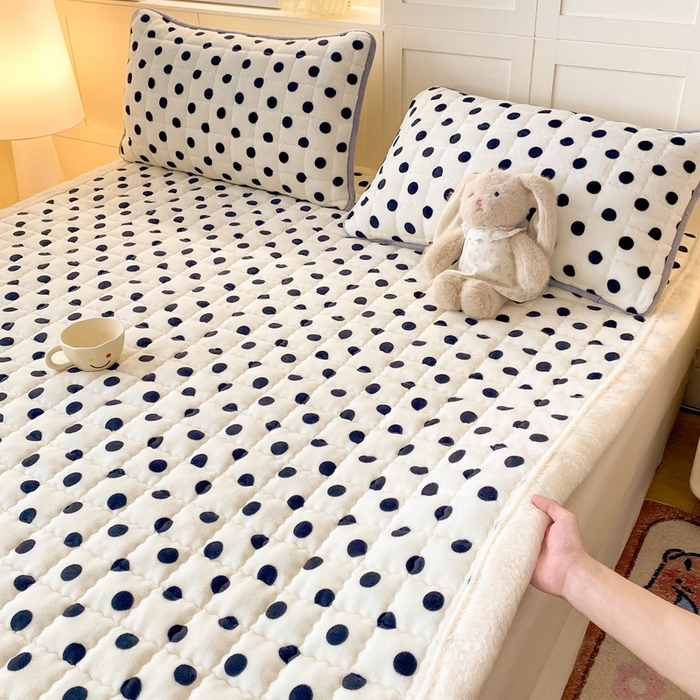 91家纺网 家纺一手货源 找家纺 欧妮家纺 2025新款A类牛奶绒床垫床褥子软垫 暖绒-米珍珠