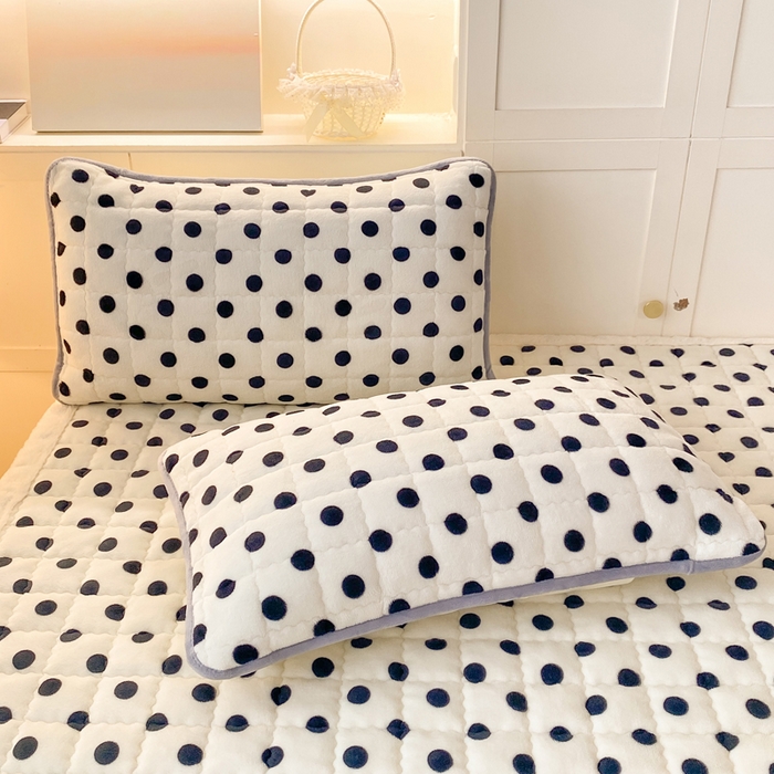 91家纺网 家纺一手货源 找家纺 欧妮家纺 2025新款A类牛奶绒床垫床褥子软垫 暖绒-米珍珠