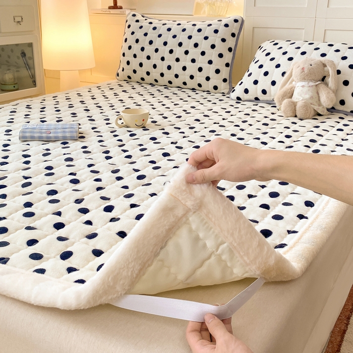 91家纺网 家纺一手货源 找家纺 欧妮家纺 2025新款A类牛奶绒床垫床褥子软垫 暖绒-米珍珠