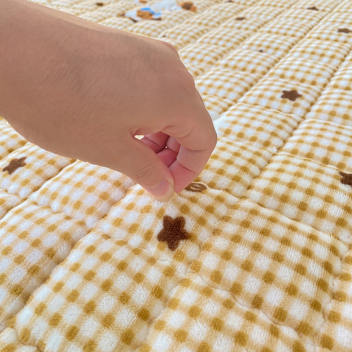 91家纺网 家纺一手货源 找家纺 欧妮家纺 2025新款A类牛奶绒床垫床褥子软垫 暖绒-可爱猫星