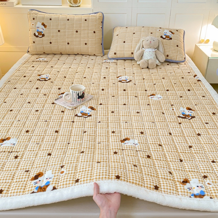 91家纺网 家纺一手货源 找家纺 欧妮家纺 2025新款A类牛奶绒床垫床褥子软垫 暖绒-可爱猫星