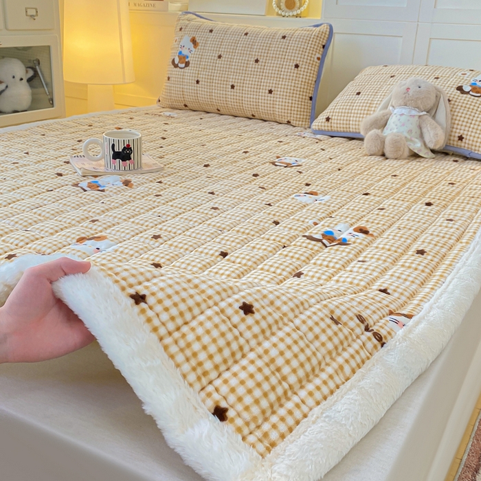 91家纺网 家纺一手货源 找家纺 欧妮家纺 2025新款A类牛奶绒床垫床褥子软垫 暖绒-可爱猫星