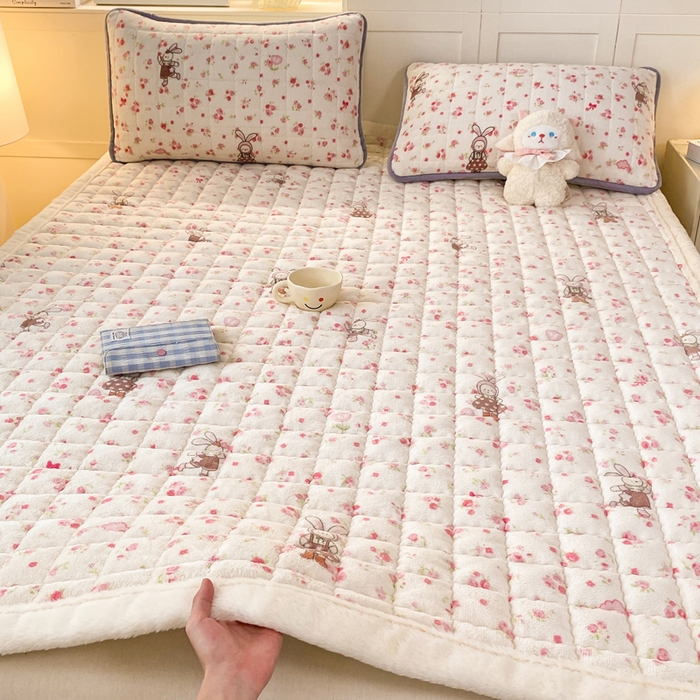 91家纺网 家纺一手货源 找家纺 欧妮家纺 2025新款A类牛奶绒床垫床褥子软垫 暖绒-小兔舞