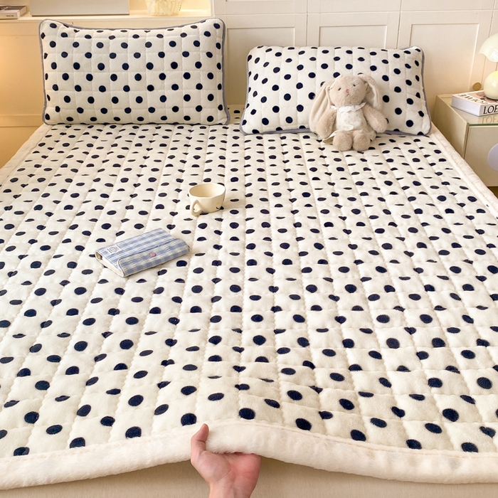 91家纺网 家纺一手货源 找家纺 欧妮家纺 2025新款A类牛奶绒床垫床褥子软垫 暖绒-米珍珠