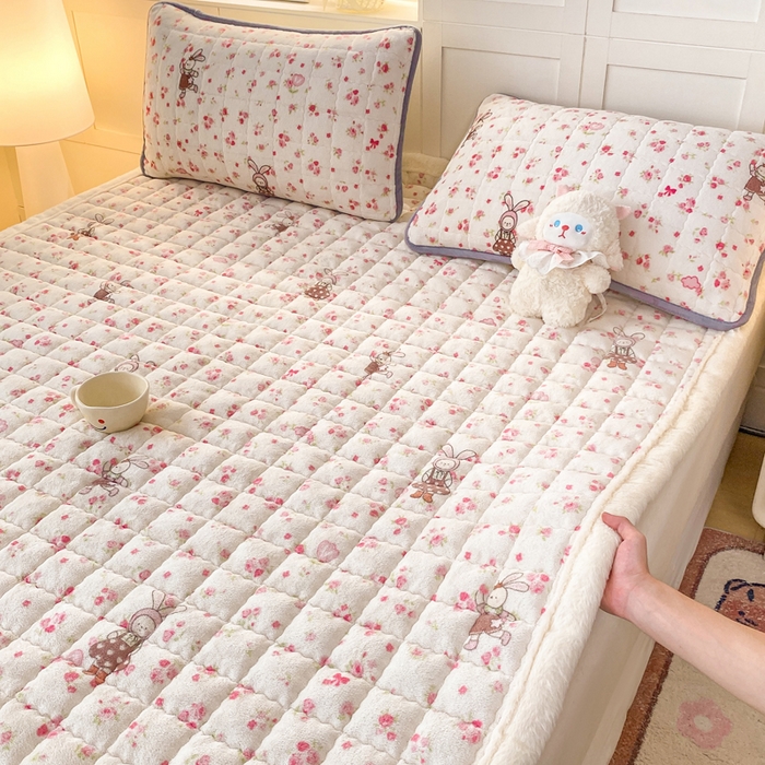 91家纺网 家纺一手货源 找家纺 欧妮家纺 2025新款A类牛奶绒床垫床褥子软垫 暖绒-小兔舞