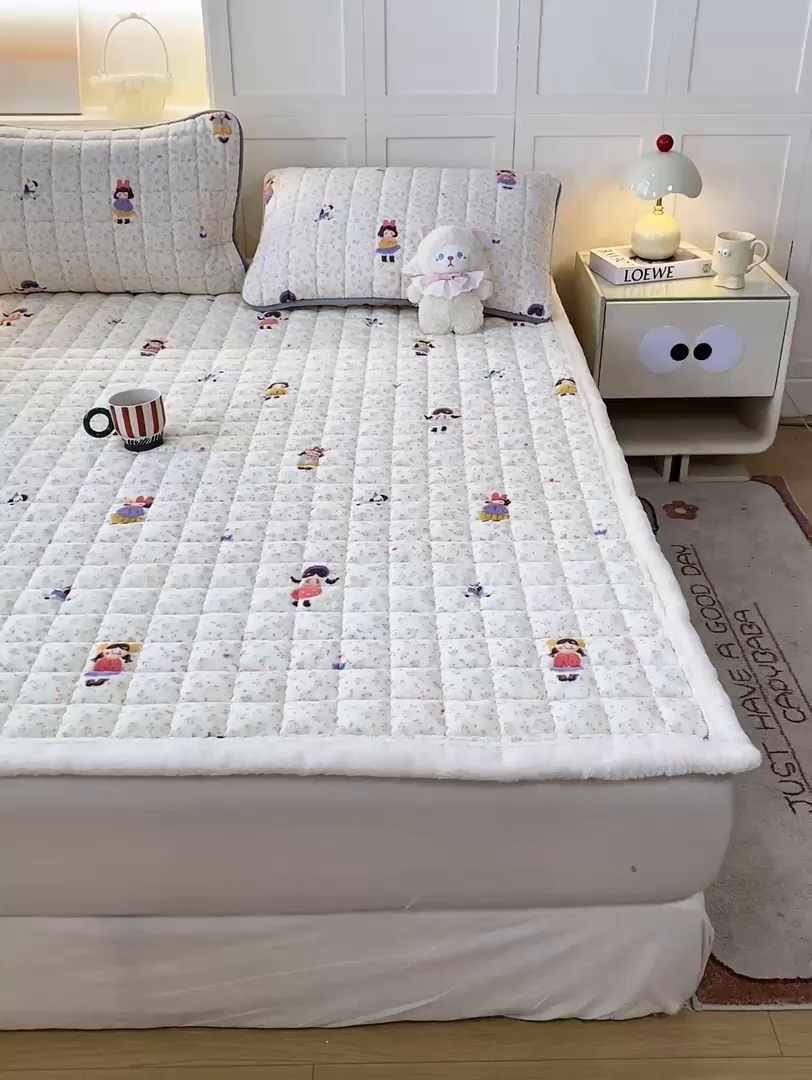 91家纺网 家纺一手货源 找家纺 欧妮家纺 2025新款A类牛奶绒床垫床褥子软垫 暖绒-温柔痕迹