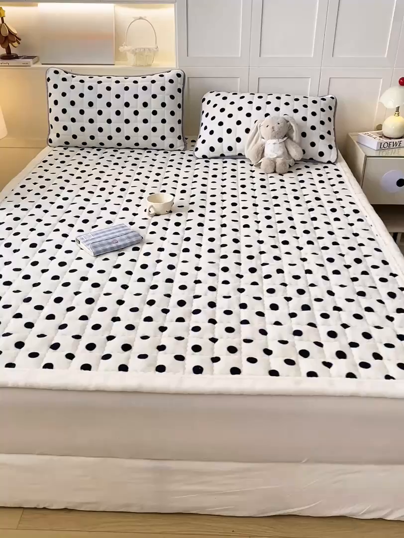 91家纺网 家纺一手货源 找家纺 欧妮家纺 2025新款A类牛奶绒床垫床褥子软垫 暖绒-米珍珠