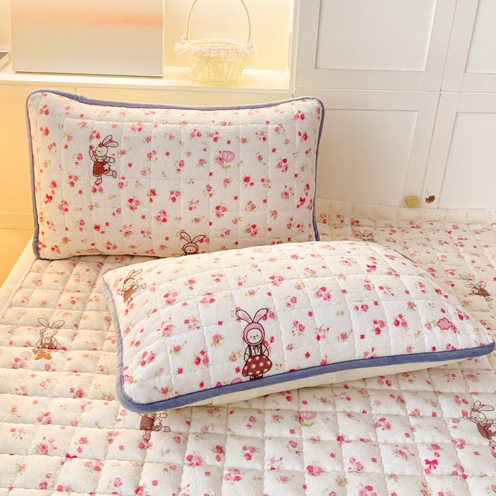 91家纺网 家纺一手货源 找家纺 欧妮家纺 2025新款A类牛奶绒床垫床褥子软垫 暖绒-小兔舞