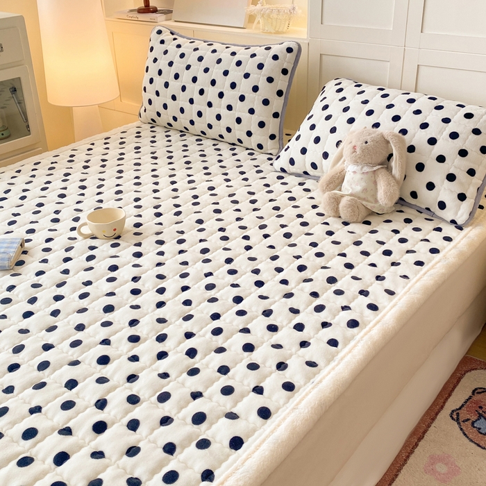 91家纺网 家纺一手货源 找家纺 欧妮家纺 2025新款A类牛奶绒床垫床褥子软垫 暖绒-米珍珠