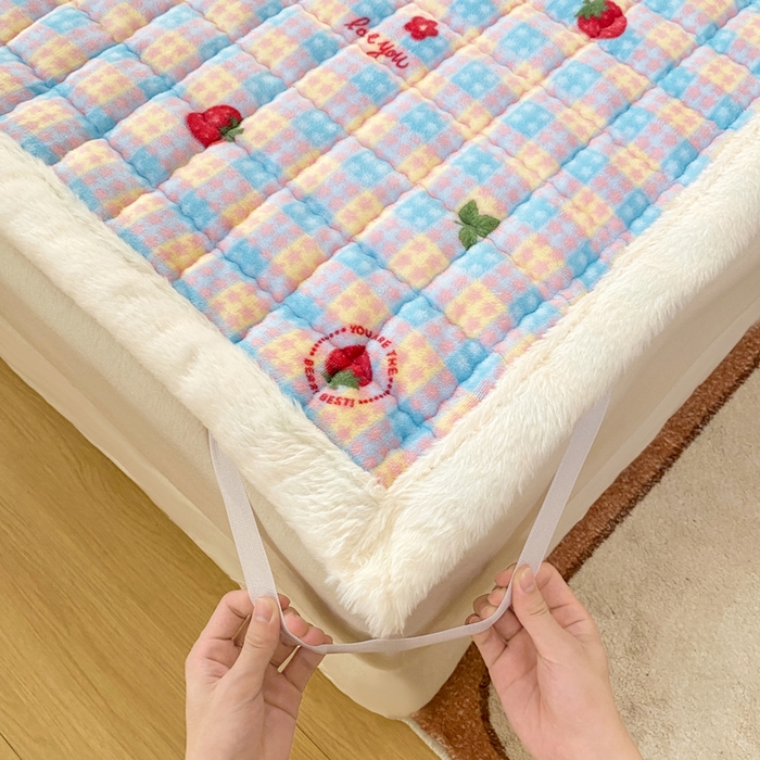 91家纺网 家纺一手货源 找家纺 欧妮家纺 2025新款A类牛奶绒床垫床褥子软垫 暖绒-草莓软心