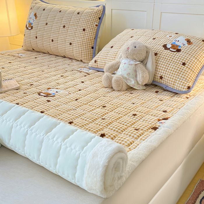 91家纺网 家纺一手货源 找家纺 欧妮家纺 2025新款A类牛奶绒床垫床褥子软垫 暖绒-可爱猫星