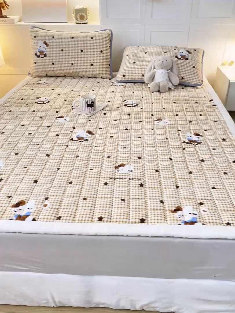 91家纺网 家纺一手货源 找家纺 欧妮家纺 2025新款A类牛奶绒床垫床褥子软垫 暖绒-可爱猫星