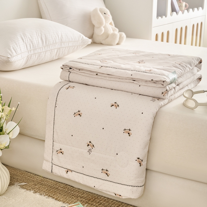 91家纺网 家纺一手货源 找家纺 简冠家纺 2026新款亲肤水洗仿棉夏被 艾丽卡