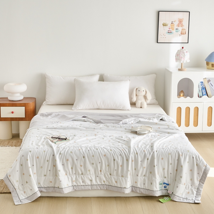 91家纺网 家纺一手货源 找家纺 简冠家纺 2026新款亲肤水洗仿棉夏被 蓓蕾芬芳