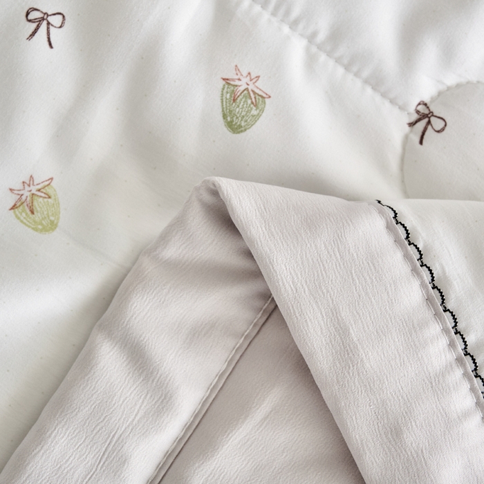 91家纺网 家纺一手货源 找家纺 简冠家纺 2026新款亲肤水洗仿棉夏被 蓓蕾芬芳