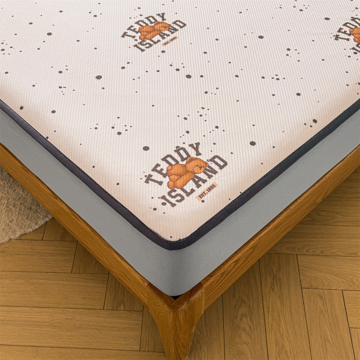 91家纺网 家纺一手货源 找家纺 源舍家纺 2026新款泰迪爱兰系列（正版授权）A类三明治复合印花斜纹豆豆软凉席床笠款 床笠款-泰迪点点