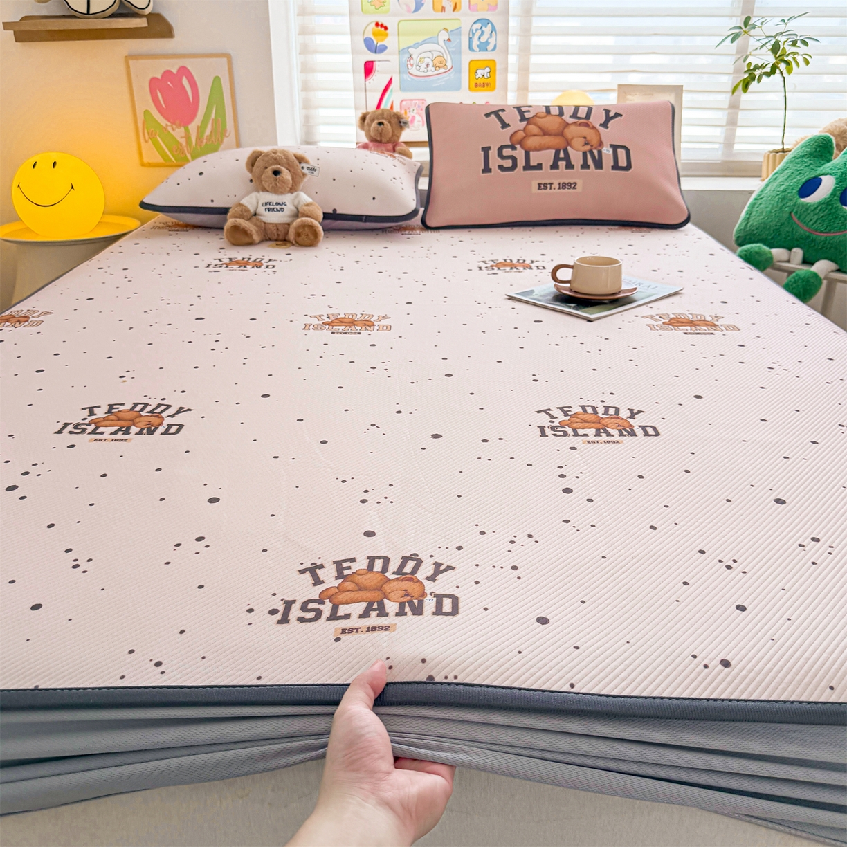 91家纺网 家纺一手货源 找家纺 源舍家纺 2026新款泰迪爱兰系列（正版授权）A类三明治复合印花斜纹豆豆软凉席床笠款 床笠款-泰迪点点