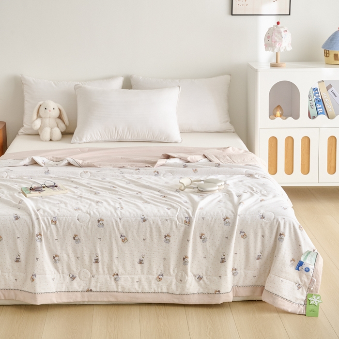 91家纺网 家纺一手货源 找家纺 简冠家纺 2026新款亲肤水洗仿棉夏被 初遇简约