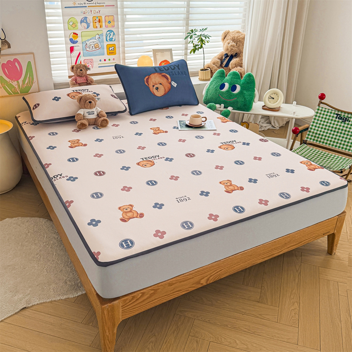 91家纺网 家纺一手货源 找家纺 源舍家纺 2026新款泰迪爱兰系列（正版授权）A类三明治复合印花斜纹豆豆软凉席床笠款 床笠款-泰迪四叶草