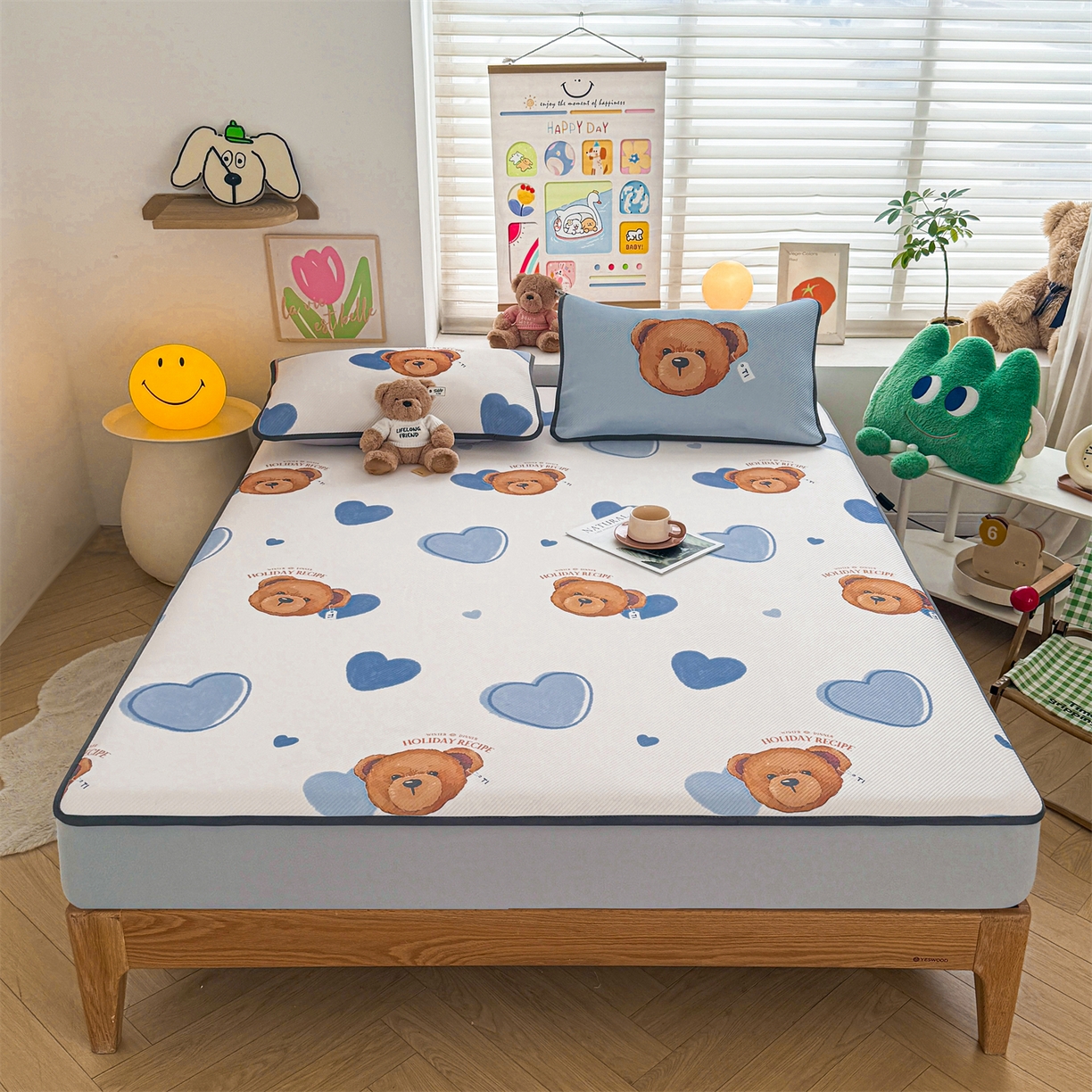 91家纺网 家纺一手货源 找家纺 源舍家纺 2026新款泰迪爱兰系列（正版授权）A类三明治复合印花斜纹豆豆软凉席床笠款 床笠款-泰迪蓝心