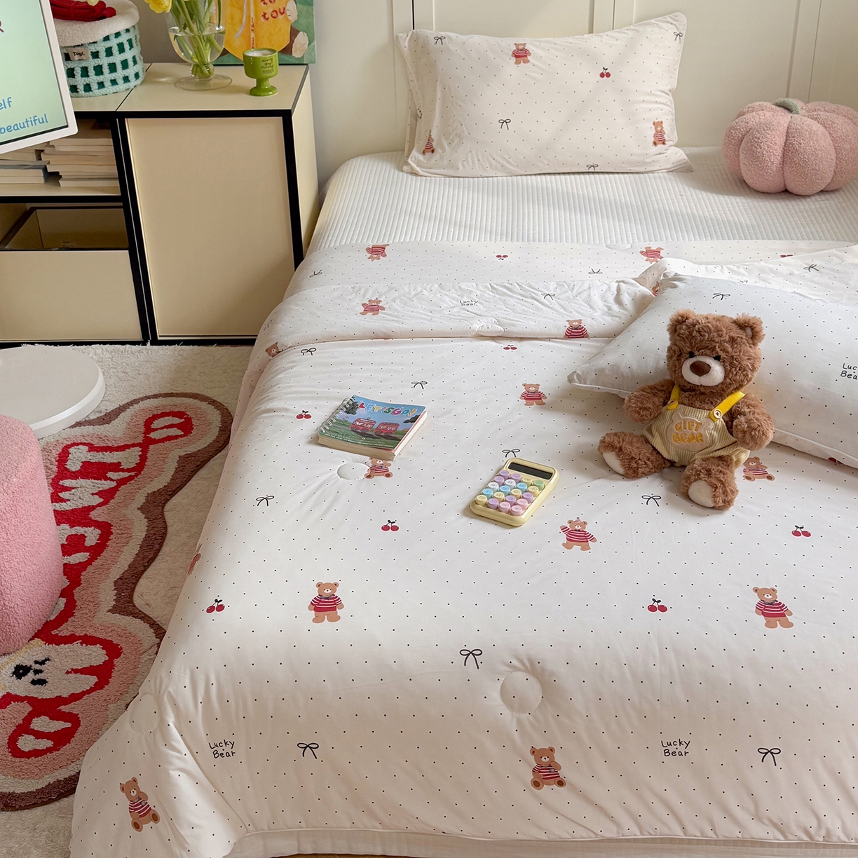 91家纺网 家纺一手货源 找家纺 金梦拉家纺 2026春夏新款锦氨凉感丝印花系列夏被空调被夏凉被 波点小熊