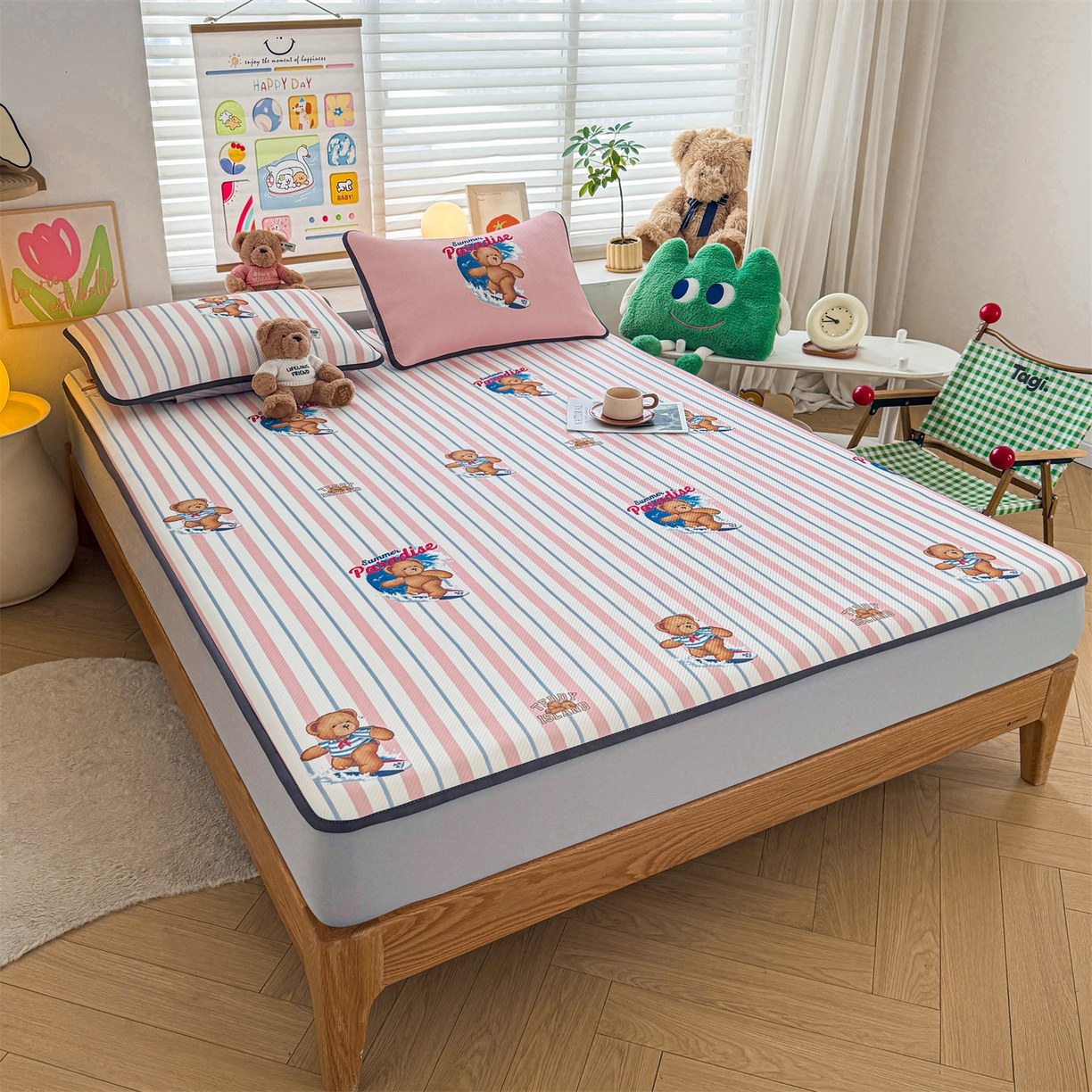 91家纺网 家纺一手货源 找家纺 源舍家纺 2026新款泰迪爱兰系列（正版授权）A类三明治复合印花斜纹豆豆软凉席床笠款 床笠款-泰迪条纹粉