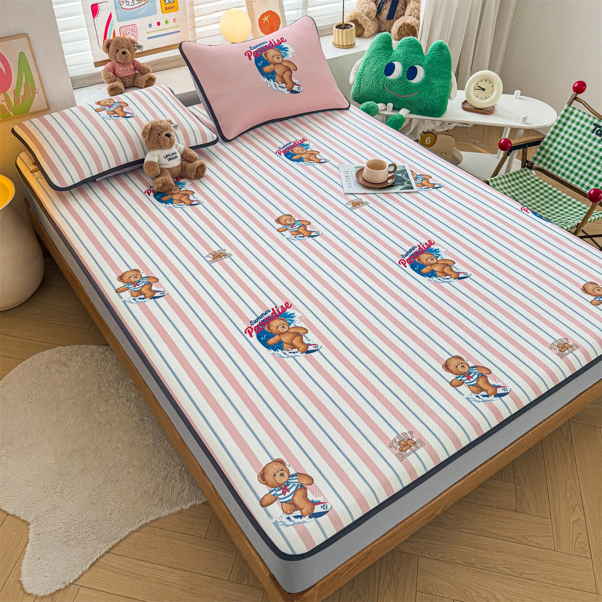 91家纺网 家纺一手货源 找家纺 源舍家纺 2026新款泰迪爱兰系列（正版授权）A类三明治复合印花斜纹豆豆软凉席床笠款 床笠款-泰迪条纹粉