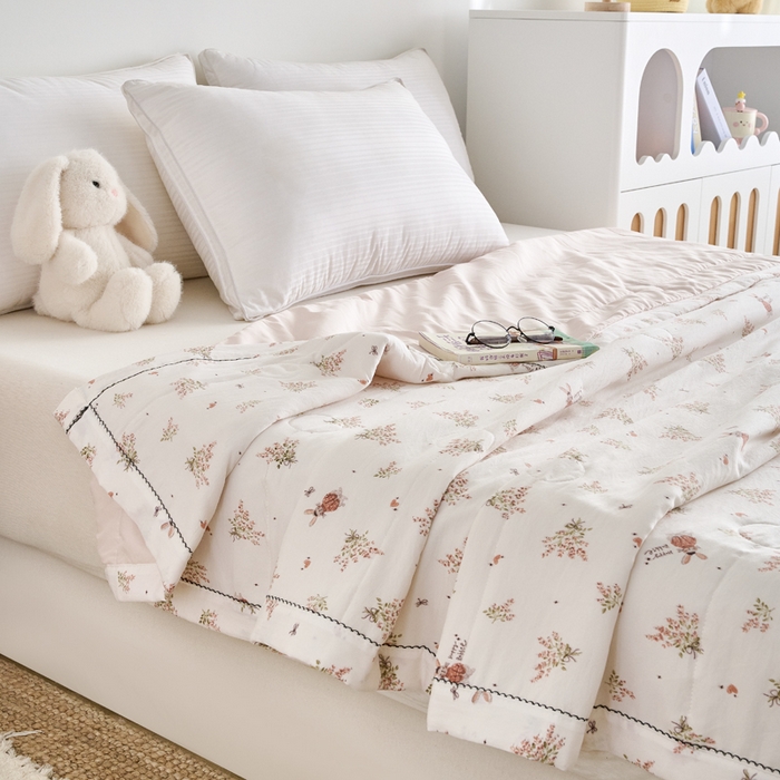 91家纺网 家纺一手货源 找家纺 简冠家纺 2026新款亲肤水洗仿棉夏被 芳悠