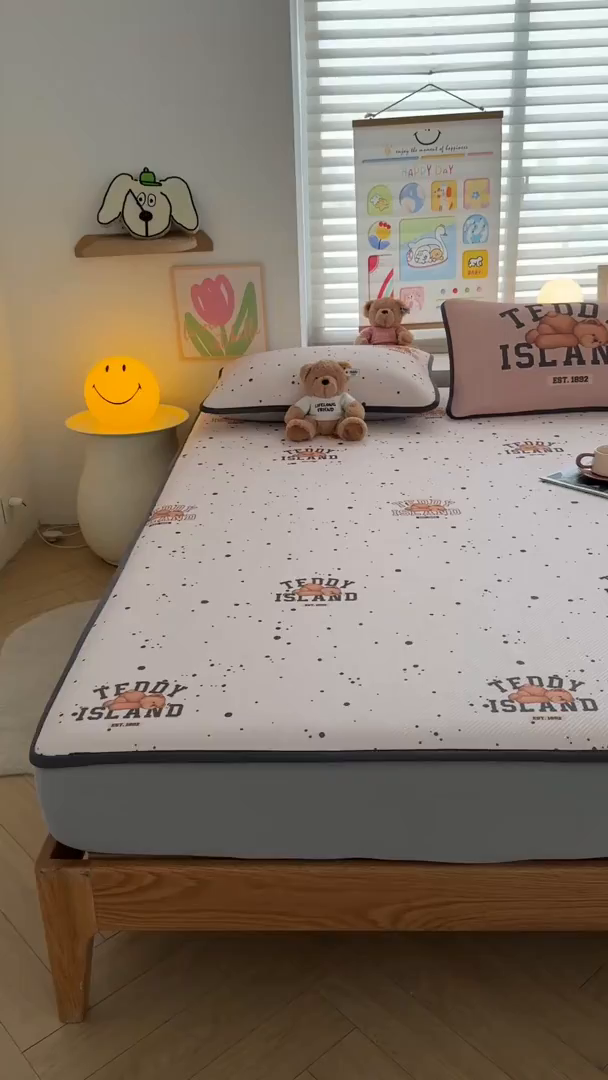 91家纺网 家纺一手货源 找家纺 源舍家纺 2026新款泰迪爱兰系列（正版授权）A类三明治复合印花斜纹豆豆软凉席床笠款 床笠款-泰迪点点