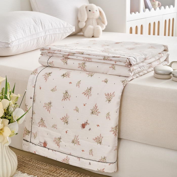 91家纺网 家纺一手货源 找家纺 简冠家纺 2026新款亲肤水洗仿棉夏被 芳悠