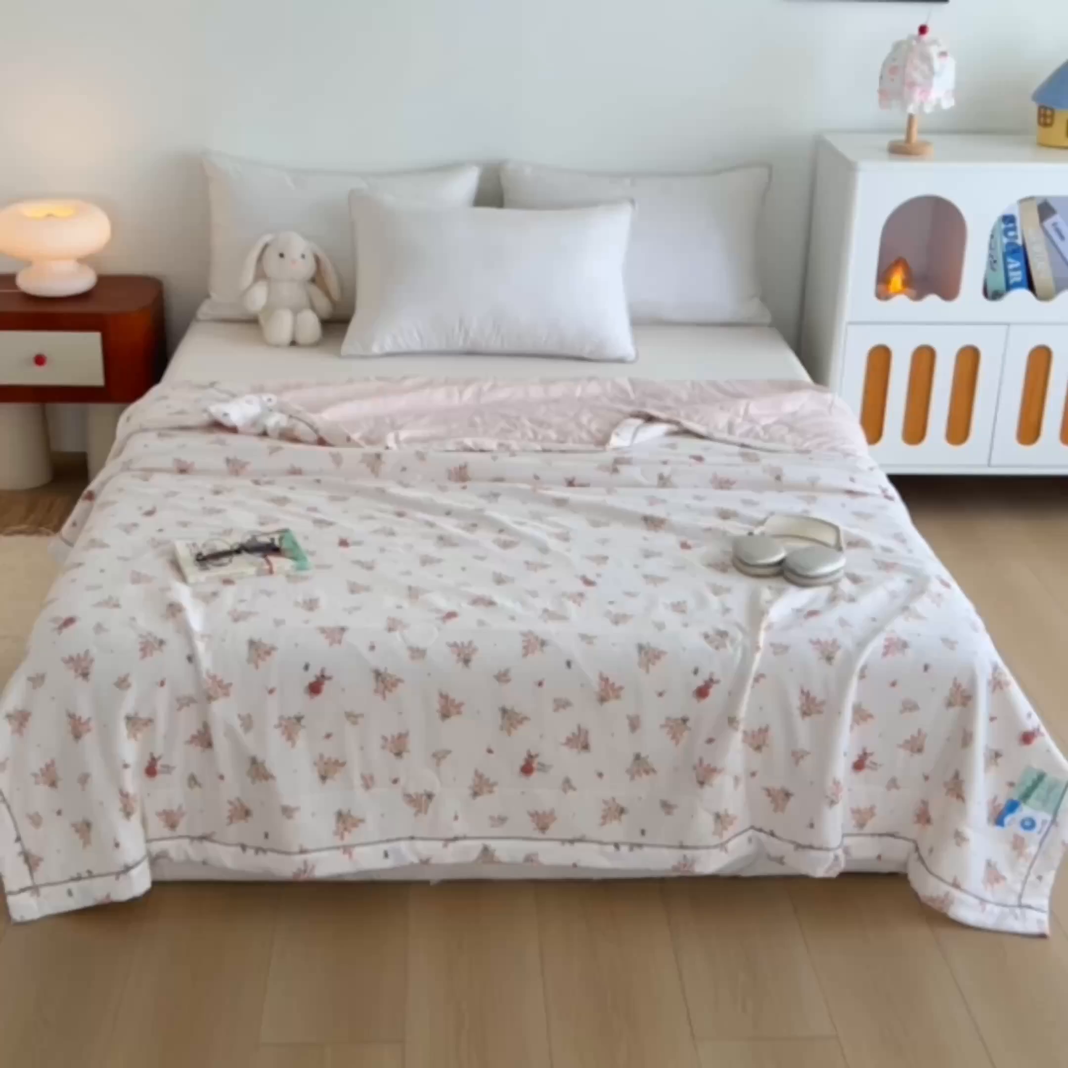 91家纺网 家纺一手货源 找家纺 简冠家纺 2026新款亲肤水洗仿棉夏被 芳悠