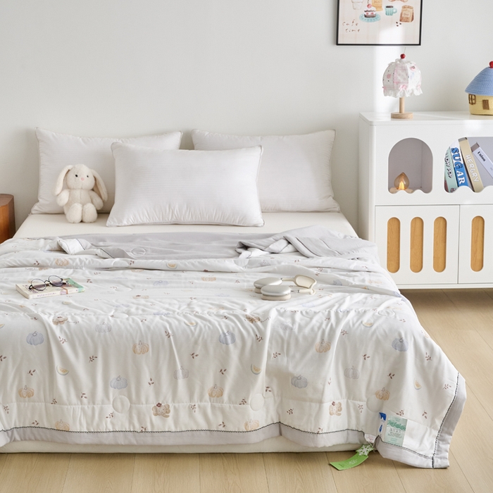 91家纺网 家纺一手货源 找家纺 简冠家纺 2026新款亲肤水洗仿棉夏被 放飞