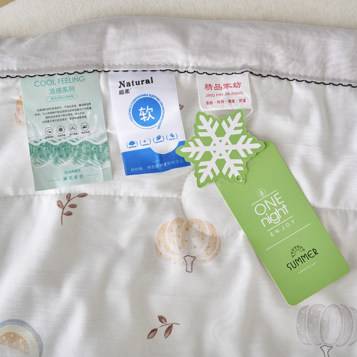 91家纺网 家纺一手货源 找家纺 简冠家纺 2026新款亲肤水洗仿棉夏被 放飞