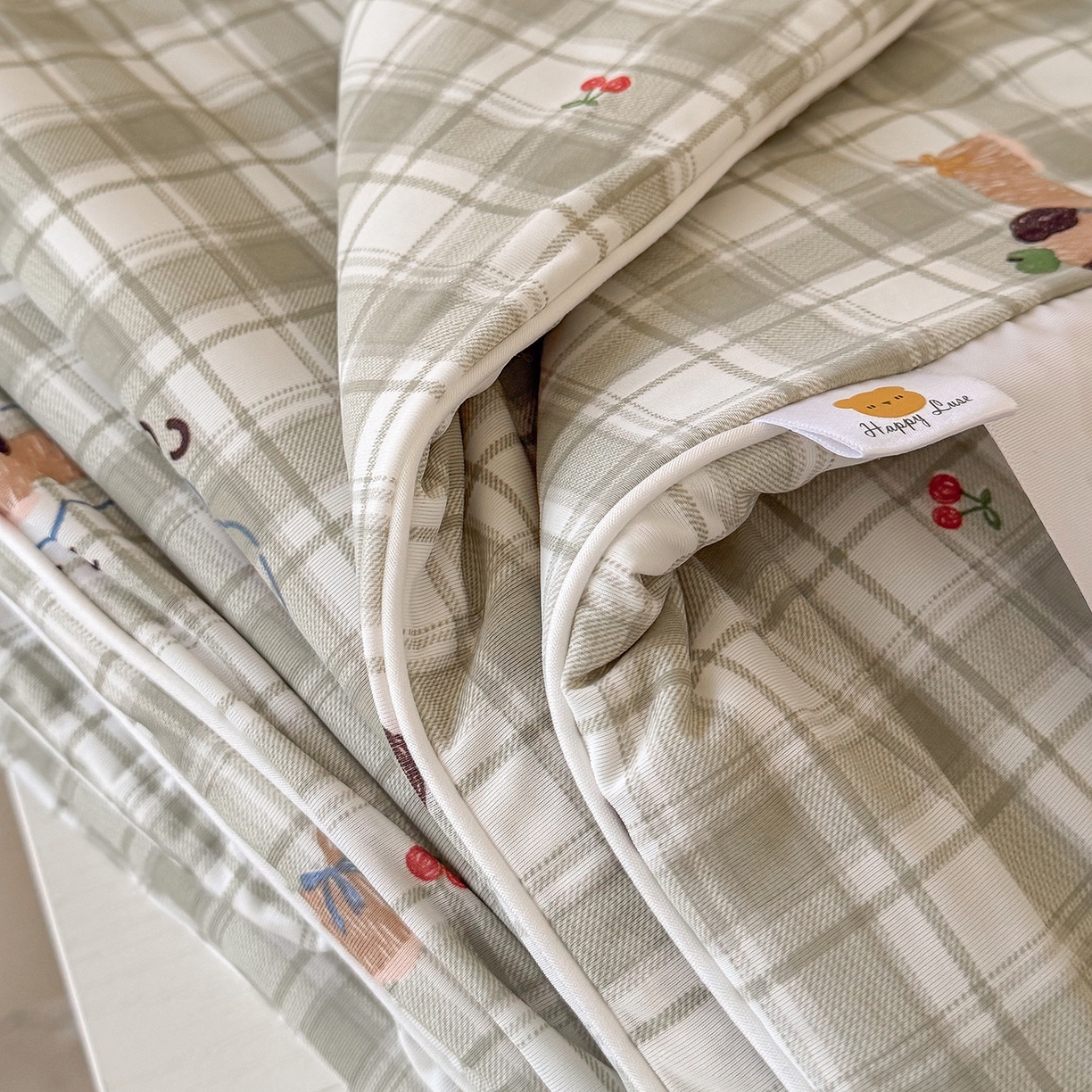 91家纺网 家纺一手货源 找家纺 金梦拉家纺 2026春夏新款锦氨凉感丝印花系列夏被空调被夏凉被 查理汪